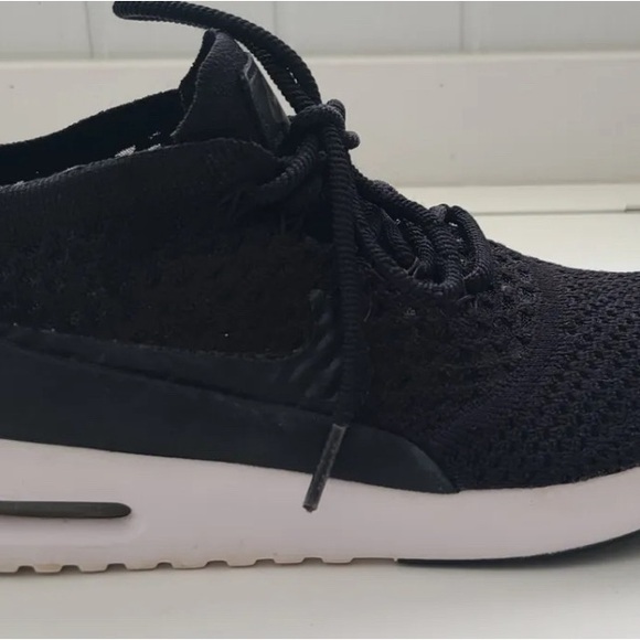 Women's Nike Air Max Thea Ultra Flyknit Ultralight in Black /White, size 7.5 - Picture 1 of 8
